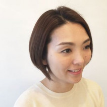 癖毛に悩むショートヘアをキレイなまとまり髪に導く乾かし方とアレンジ方法