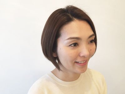 癖毛に悩むショートヘアをキレイなまとまり髪に導く乾かし方とアレンジ方法