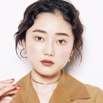 細眉さん必見！ パウダーを仕込んで自然なフサフサ毛並み眉に変身♪
