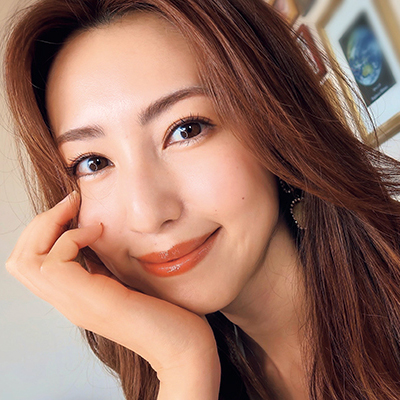 ルナソルの夏新色に注目「夏色をこなれ使いしたい大人の女性にぴったり」｜実樹的チアコスメ vol.3