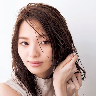 美容室に行けないからこそ！オイルに色もちシャンプー…上手に自宅で乗り切って｜#おうちキレイ vol.8