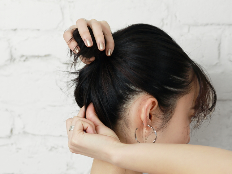 ヘアゴムひとつでできるお手軽おだんごヘア