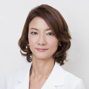 小鼻の毛穴が目立ってしまう原因って ボコボコ 黒ずみをなんとかしたい人へ 美的 Com