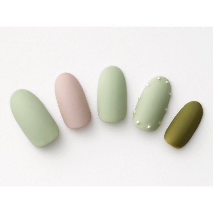 見本デザイン14選 カーキネイル 大人可愛い指先が叶う 美的 Com