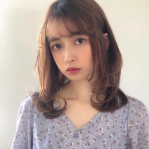 シースルーバング×柔らかカールの色っぽハイレイヤー