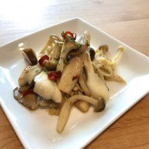 “マリネ”だけじゃない「マリネの素」が超使える！朝食、夕食、おつまみまで対応…成城石井の「マリネの素」