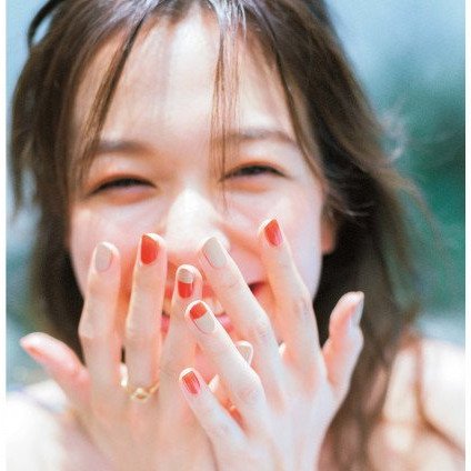 ツートーンカラーのネイルでおしゃれな指先に！おすすめデザイン【6選】