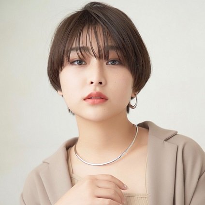 大人のマッシュショートヘアは、まあるいフォルムで！可愛らしさもかっこよさも両立