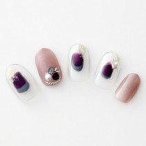 【365日ネイル】モードな印象を軽やかに…こなれた感のあるパープルネイル
