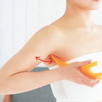 背中やおなかの肉もバストになる！？ 『美的』7月号付録の巨大「ドラゴンかっさ」の使い方