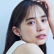 あの“クーピー”柄のラメたっぷりマスカラ｜ピュアな「涙っぽメイク」が今年気分