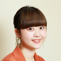 あご下の長さでもまとめ髪を楽しむ！｜絶壁を感じさせないおだんごスタイル【美容賢者の髪コンプレックス解消vol. 117】