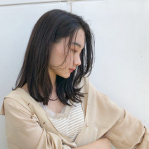 切りっぱなしセミロングヘアにしてみない？前髪ありなしで比べる、洗練スタイル集