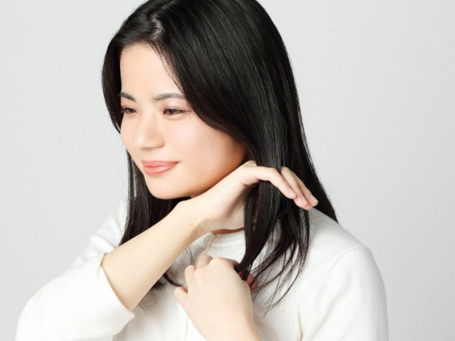 パサついている毛先からなじませる