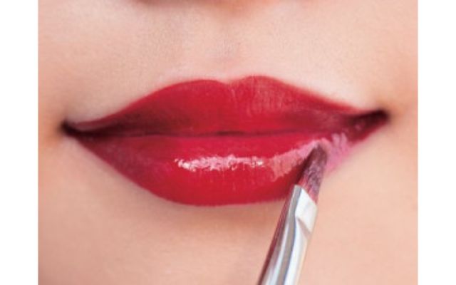 リップブラシで美リップに トレンドリップの塗り方 おすすめリップブラシ 美的 Com