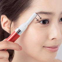 プロに教わる、眉の剃り方！理想の「位置」と「太さ」って？