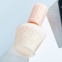 ポール ＆ ジョー ボーテ「モイスチュアライジング ファンデーション プライマー」でツヤ肌に！
