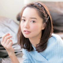 【初心者におすすめしたい】サイド編み込みで華やかさをプラスする、簡単アレンジテク