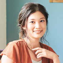 旅作家・小林 希さんの妄想旅コスメ｜「現地コスメは旅の戦利品、UVケアは日本製がマスト！」