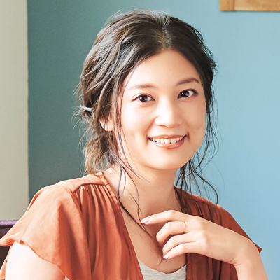 旅作家・小林 希さんの妄想旅コスメ｜「現地コスメは旅の戦利品、UVケアは日本製がマスト！」