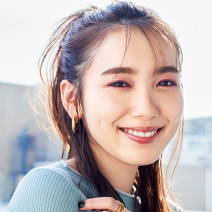 飯豊まりえさんが変身！ ケイトの赤みアイシャドウパレットを使った最旬涙っぽメイク