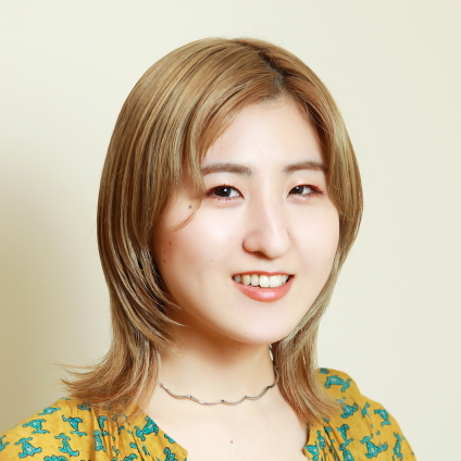 ふくらみを抑えてダウンスタイルでもまとまり感のある髪に！｜多毛さんのストレートアイロンテク【美容賢者の髪コンプレックス解消vol. 120】