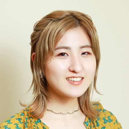 膨らみを抑えながら華やかに！｜顔周りがすっきり見える編み込み＆ツイストアレンジ【美容賢者の髪コンプレックス解消vol. 121】