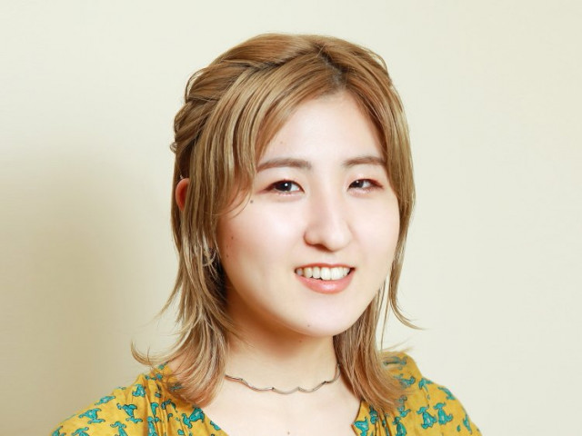 【2】編み込みは1回でOK!ツイストをプラスしたアレンジ