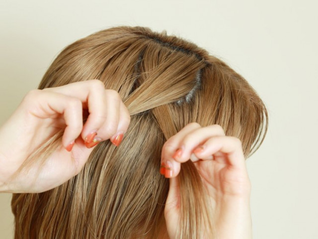 【2】編み込みは1回でOK!ツイストをプラスしたアレンジ