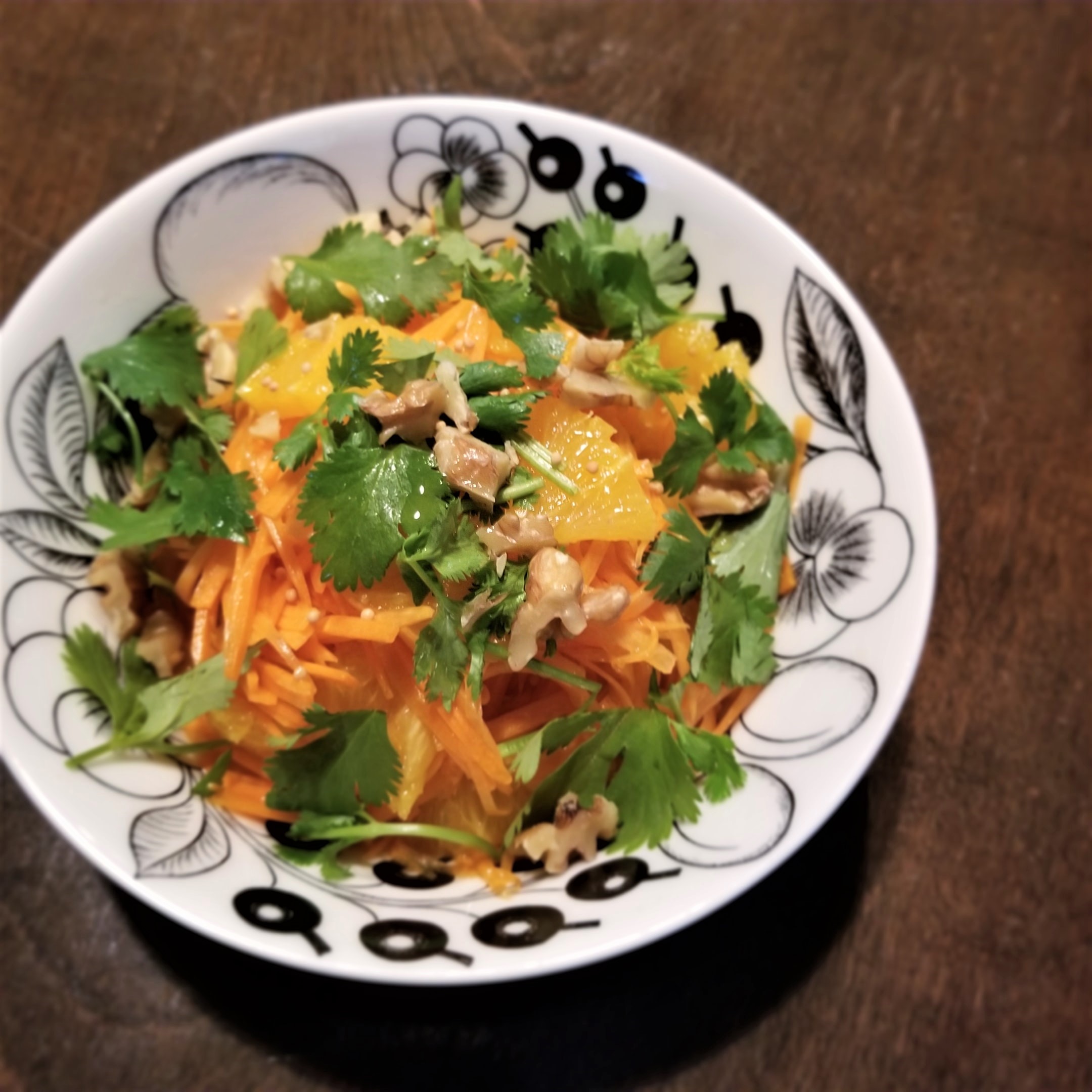 サビもメラニンもすっきりデトックス！「パクチーとオレンジのキャロットラペ」Today’s SALAD #125