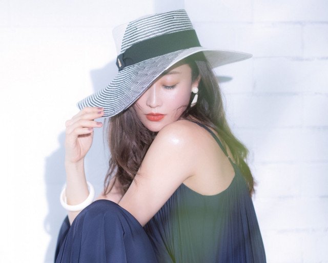 夏を美しく楽しむ美容家のおしゃれ術