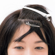 「分け目を変えてもすぐ戻る」「地肌が透ける」…分け目を操るマル秘テクを美容師が伝授【美的GRAND】