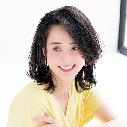 短め前髪がポイント！分け目を隠してボリュームを出すセミロングヘア｜スタイリングテクを人気美容師が解説【美的GRAND】
