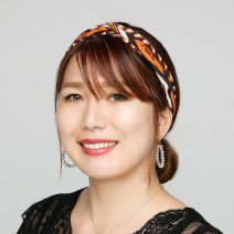 ビーチバレー試合中で崩れにくいへアアレンジを伝授！｜手軽にタウンユース使用になるターバン使いのまとめ髪スタイル【美容賢者の髪コンプレックス解消vol. 126】
