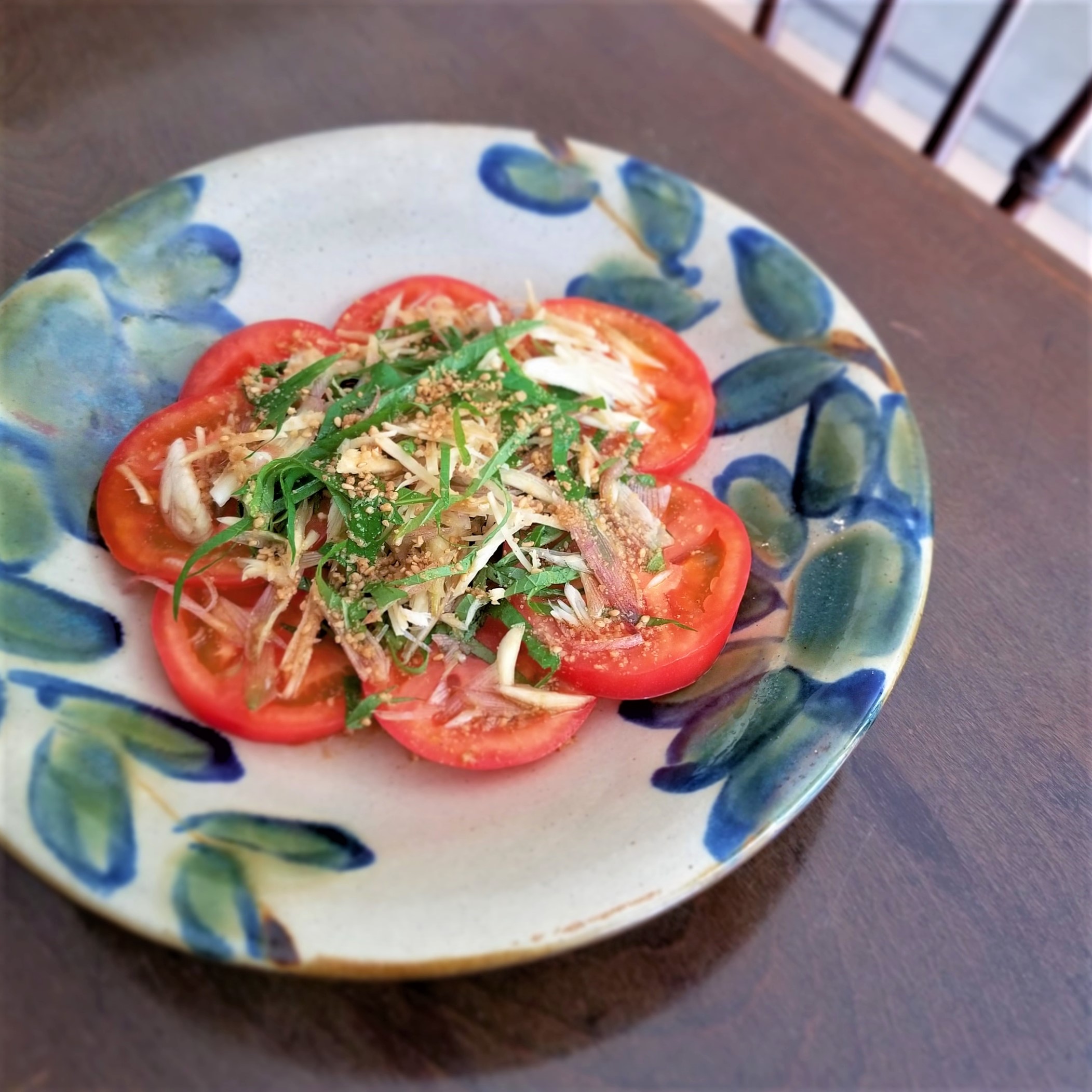 涼やかなサラダで真夏の冷え対策 食欲増進を 薬味たっぷりトマトサラダ Today S Salad 130 美的 Com