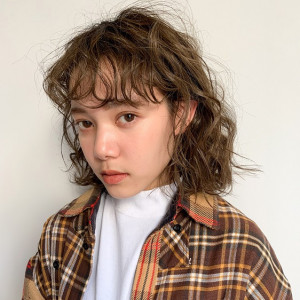 ケープで前髪のスタイリングがキマる！ ヘアススタイリストが教える【スタイル別】使い方とおすすめ商品