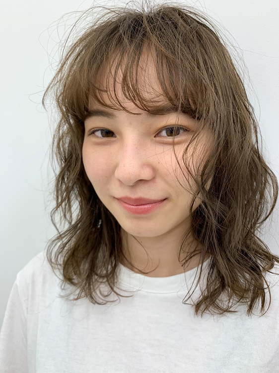 ケープで前髪のスタイリングがキマる ヘアススタイリストが教える スタイル別 使い方とおすすめ商品 美的 Com