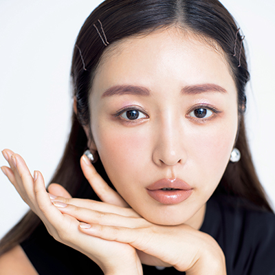 セルヴォークやヴィセ リシェ…カラー眉パウダーで簡単イメージチェンジ｜H&M 長井かおりさんがレクチャー