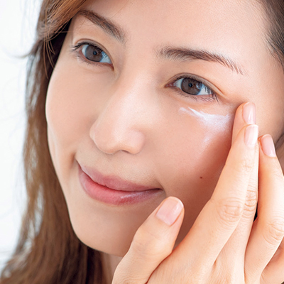 有村実樹的すっぴんアイケアメソッド｜薄くて繊細な目周りはアイクリームで優しくケアを！