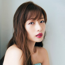 石原さとみさんインタビュー｜「メイクもスキンケアも一新！ 私最近、美容熱が上がってます！」
