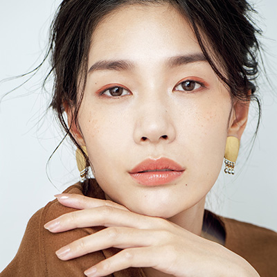 アイシャドウ濃すぎ はもう終わり 濃さや広さ アイシャドウの塗り方の正解は 美的 Com アイシャドウ濃すぎ はもう終わり 濃さや広さ アイシャドウの塗り方の正解は 美的 Com