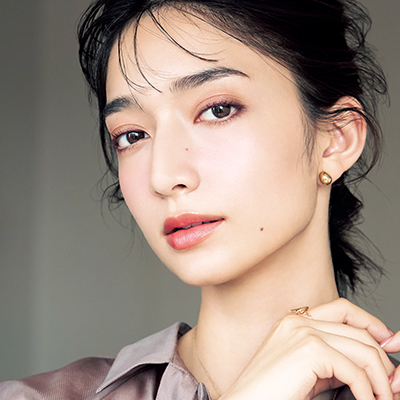 ルナソルの最旬ボルドーアイラインでナチュラルに女っぽく♪｜フェミニンなのにオフィスメイクにもOK！