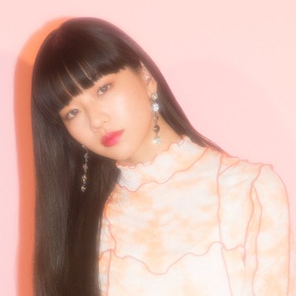 【予算1万円】次世代アイコン・Hinaさんが選んだギフトは…「シャネル」のマスク＆「イソップ」のギフトキット｜あの人が喜ぶビューティギフトVol.24
