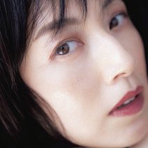 高岡早紀さん×河北裕介さん｜“赤みブラウン”のアイシャドウで色っぽい美人顔に【美的GRAND】