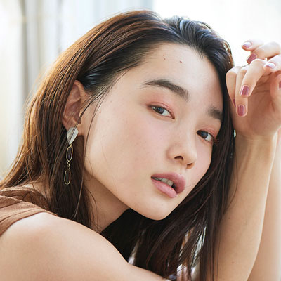 低刺激コスメでほのかな色気がにじむ目もとに｜石けんorお湯でオフできる「秋のしゃれ色」アイメイク