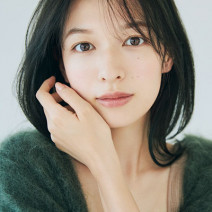 透明感たっぷりの素肌風ベースメイクの作り方｜下地～チークまでたった5品で完成！