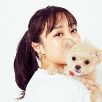 発売前から話題！『宇垣美里のコスメ愛』の美しすぎるビジュアルを一部先出し！愛犬とのショットも♪｜限定ポストカード対象書店公開
