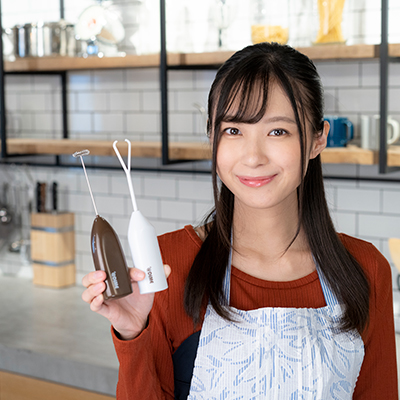 おうちで簡単にふわふわカフェラテやTKGが作れる！電動ブレンダー＆ホイッパーの2点セット｜DIME特別付録