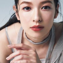 人気H＆M岡田知子さんのベストメイクはSUQQUの諭吉ファンデを使った大人センシュアルメイク！