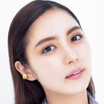 リップ、チーク、眉…なんだかメイクがぼんやりしているなら、どのパーツを濃くするのが正解？